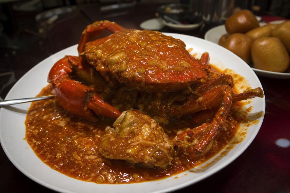 Singapore chilli crab with fried mantou
