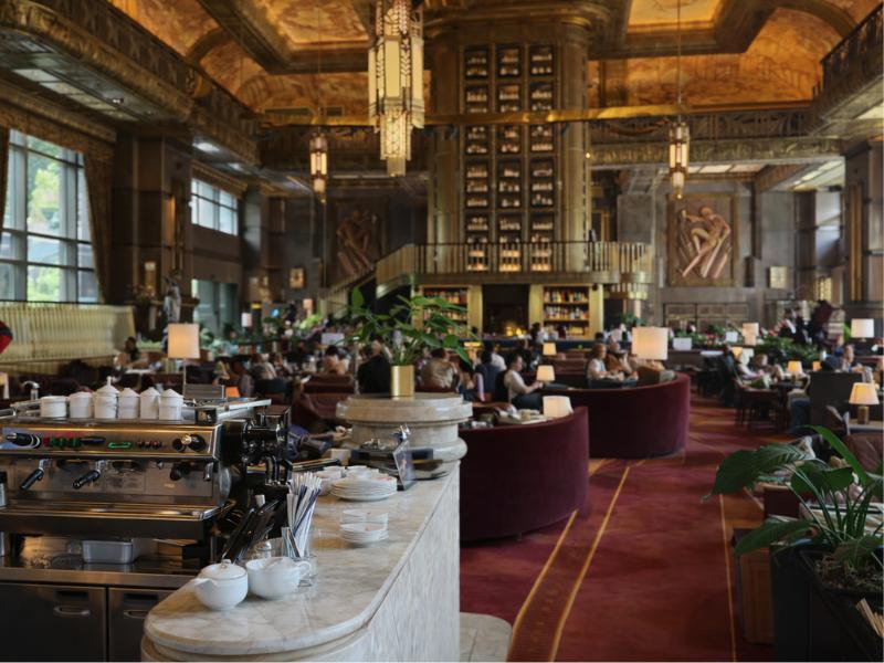 Private 10-Tasting Food Tour in Singapore with Locals